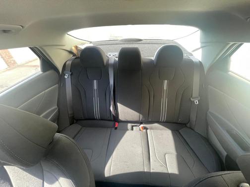 Black 2024 Hyundai ELANTRA SEL