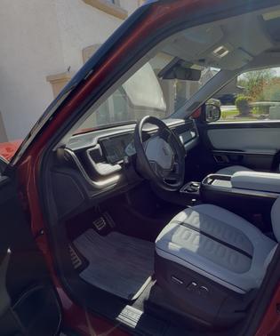 2023 Rivian R1S Launch Edition