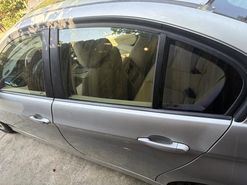 Silver 2006 BMW 325 i