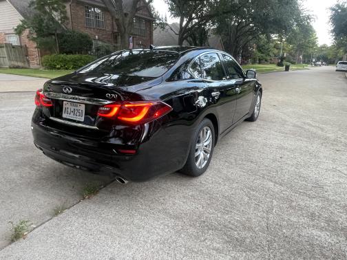 2015 INFINITI Q70 3.7