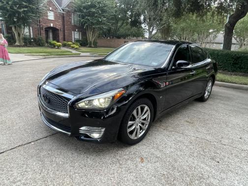 2015 INFINITI Q70 3.7
