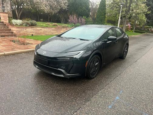 Black 2024 Toyota Prius LE