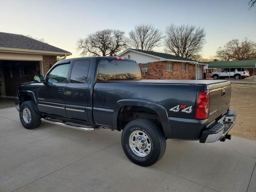 2003 Chevrolet Silverado 2500 LS H/D Extended Cab
