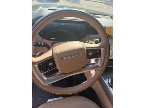 2025 Land Rover Range Rover P530 SE LWB 7 Seat