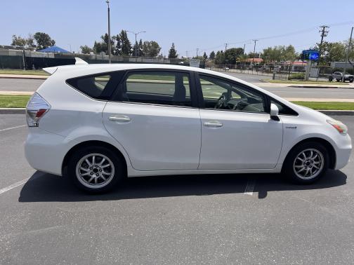2012 Toyota Prius v Five