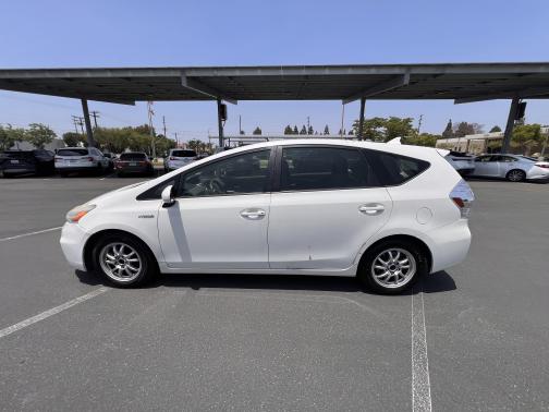 2012 Toyota Prius v Five