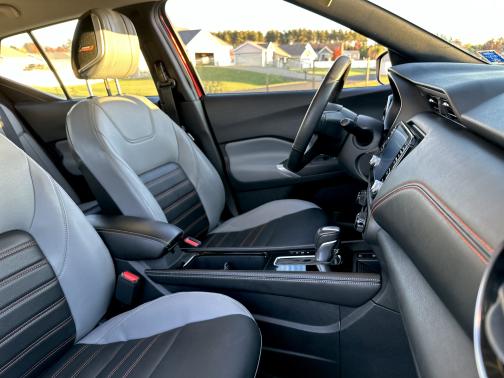 2021 Nissan Kicks SR