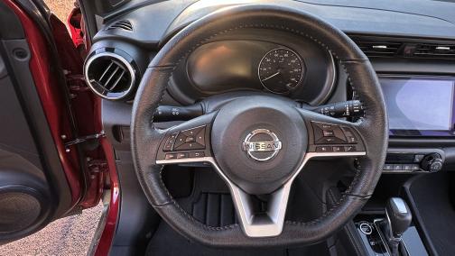 2021 Nissan Kicks SR