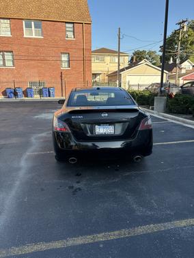 Black 2013 Nissan Maxima SV