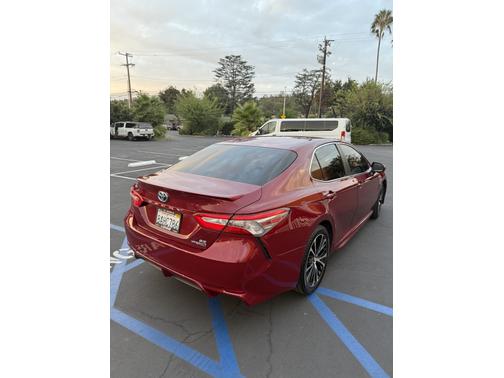 2018 Toyota Camry Hybrid LE