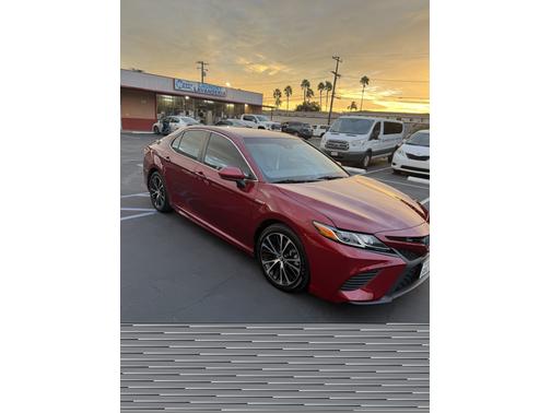 2018 Toyota Camry Hybrid LE