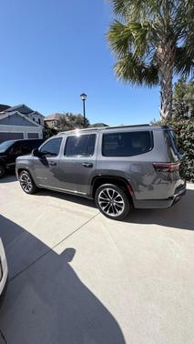 Gray 2022 Jeep Wagoneer Series III