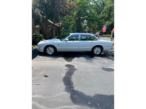 1997 Jaguar XJ6 Base