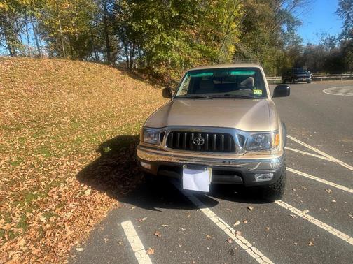 Gold 2001 Toyota Tacoma Xtracab
