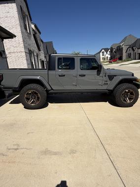 Gray 2023 Jeep Gladiator Freedom
