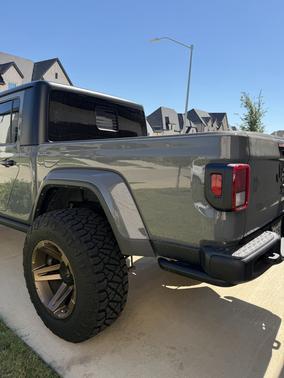 Gray 2023 Jeep Gladiator Freedom