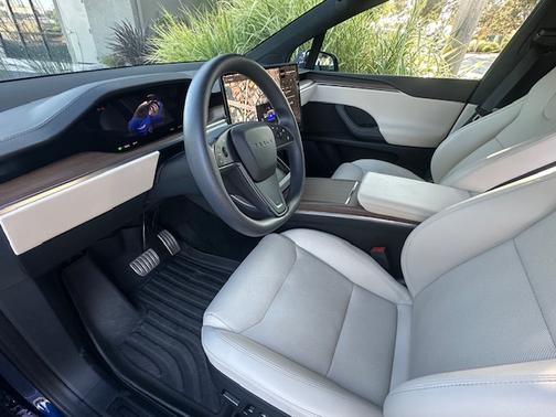 2023 Tesla Model X Base