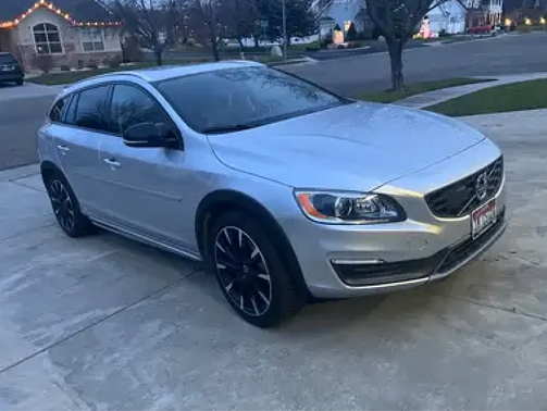 2016 Volvo V60 Cross Country T5 Platinum