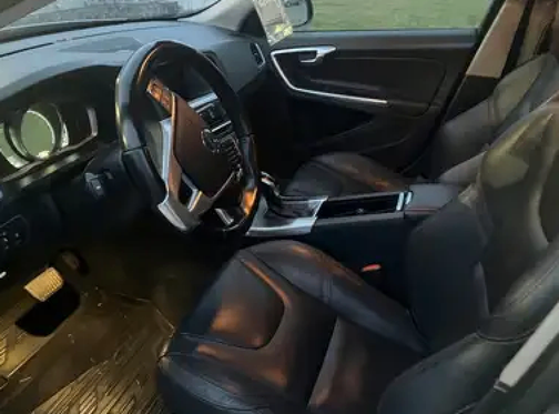 2016 Volvo V60 Cross Country T5 Platinum