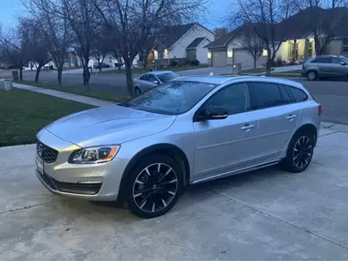 2016 Volvo V60 Cross Country T5 Platinum