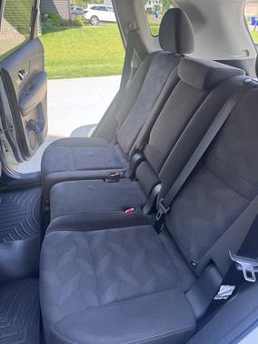 White 2016 Nissan Rogue SV