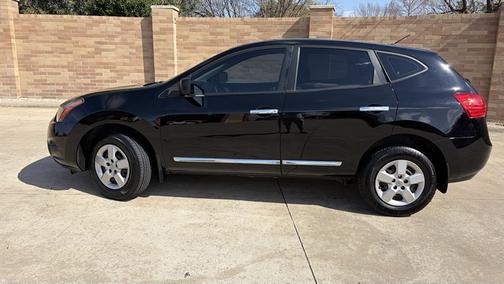 Black 2014 Nissan Rogue Select S