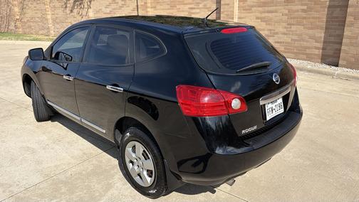 Black 2014 Nissan Rogue Select S