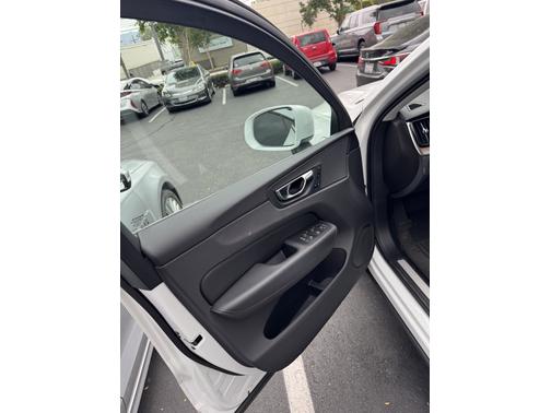 2021 Volvo XC60 Recharge Plug-In Hybrid T8 Inscription Expression