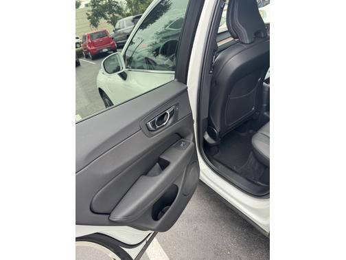 2021 Volvo XC60 Recharge Plug-In Hybrid T8 Inscription Expression