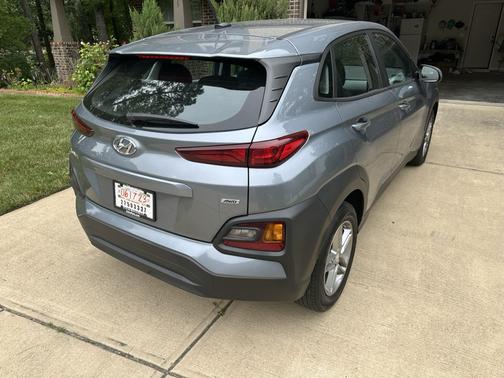 Gray 2020 Hyundai KONA SE