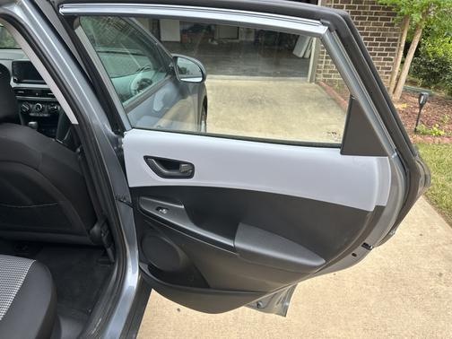 Gray 2020 Hyundai KONA SE