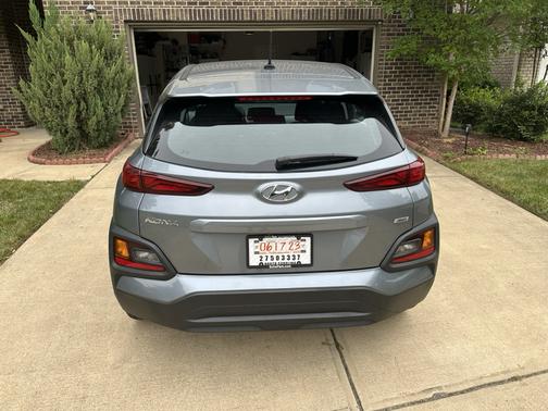 Gray 2020 Hyundai KONA SE