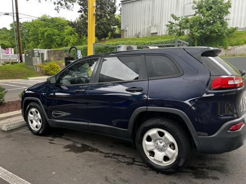 2015 Jeep Cherokee Sport