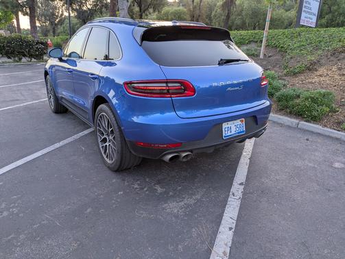 Blue 2017 Porsche Macan Macan S