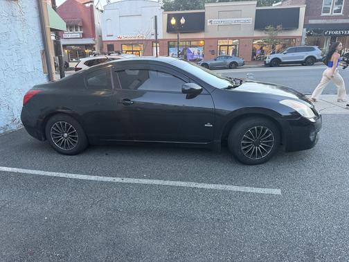 Black 2008 Nissan Altima 2.5 S