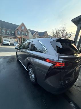 2021 Toyota Sienna LE 8 Passenger