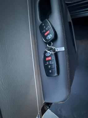 2021 Toyota Sienna LE 8 Passenger