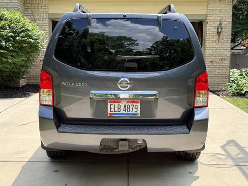 Blue 2011 Nissan Pathfinder SV