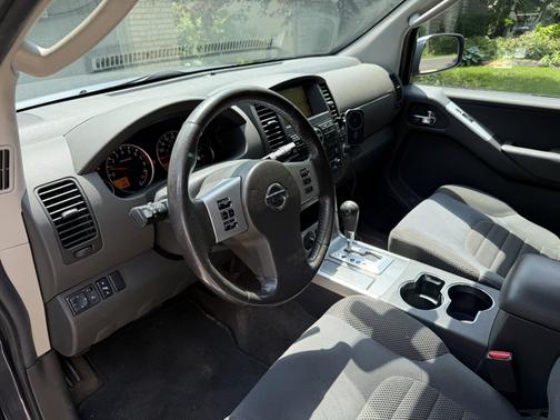 Blue 2011 Nissan Pathfinder SV