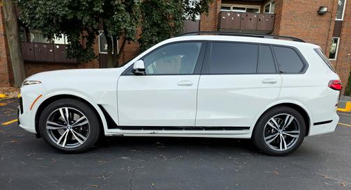 2024 BMW X7 xDrive40i