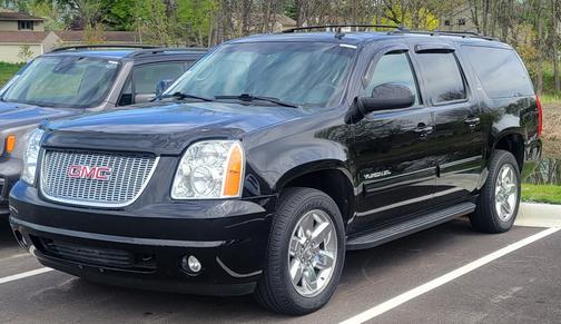 Black 2014 GMC Yukon XL 1500 SLT