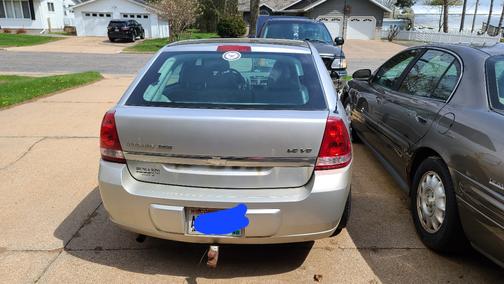 Silver 2004 Chevrolet Malibu Maxx LS