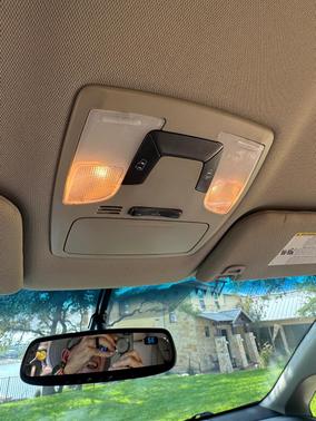 White 2015 Toyota Sienna LE