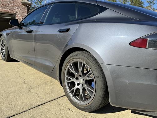 2022 Tesla Model S Plaid