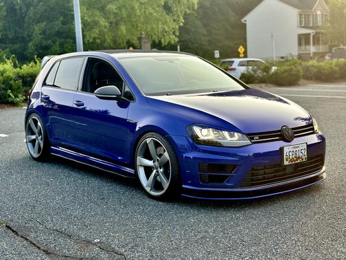 2017 Volkswagen Golf R 4-Door w/DCC & Navigation