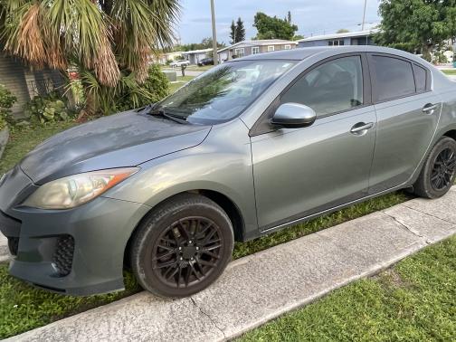 2013 Mazda Mazda3 i Sport