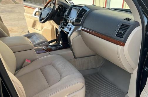 2013 Toyota Land Cruiser Base