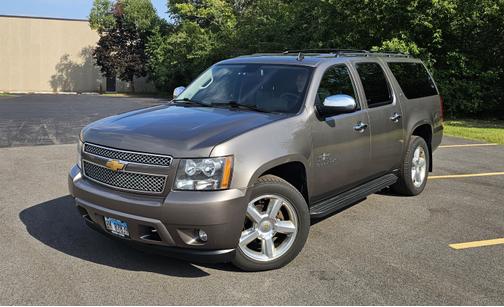 Gray 2013 Chevrolet Suburban 1500 LT