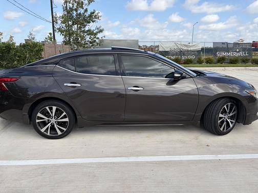 Brown 2016 Nissan Maxima 3.5 SL
