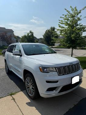 White 2017 Jeep Grand Cherokee Summit